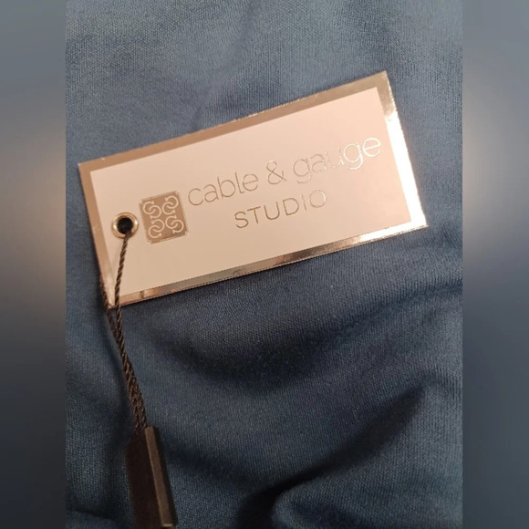 Cable & Gauge NWT Sleeveless Blue Turtleneck Size Medium - Picture 5 of 7